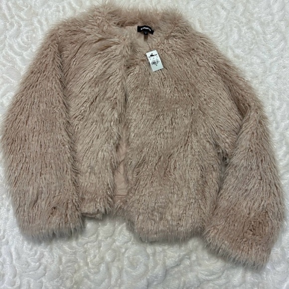 Tan fuzzy jacket - Picture 1 of 2